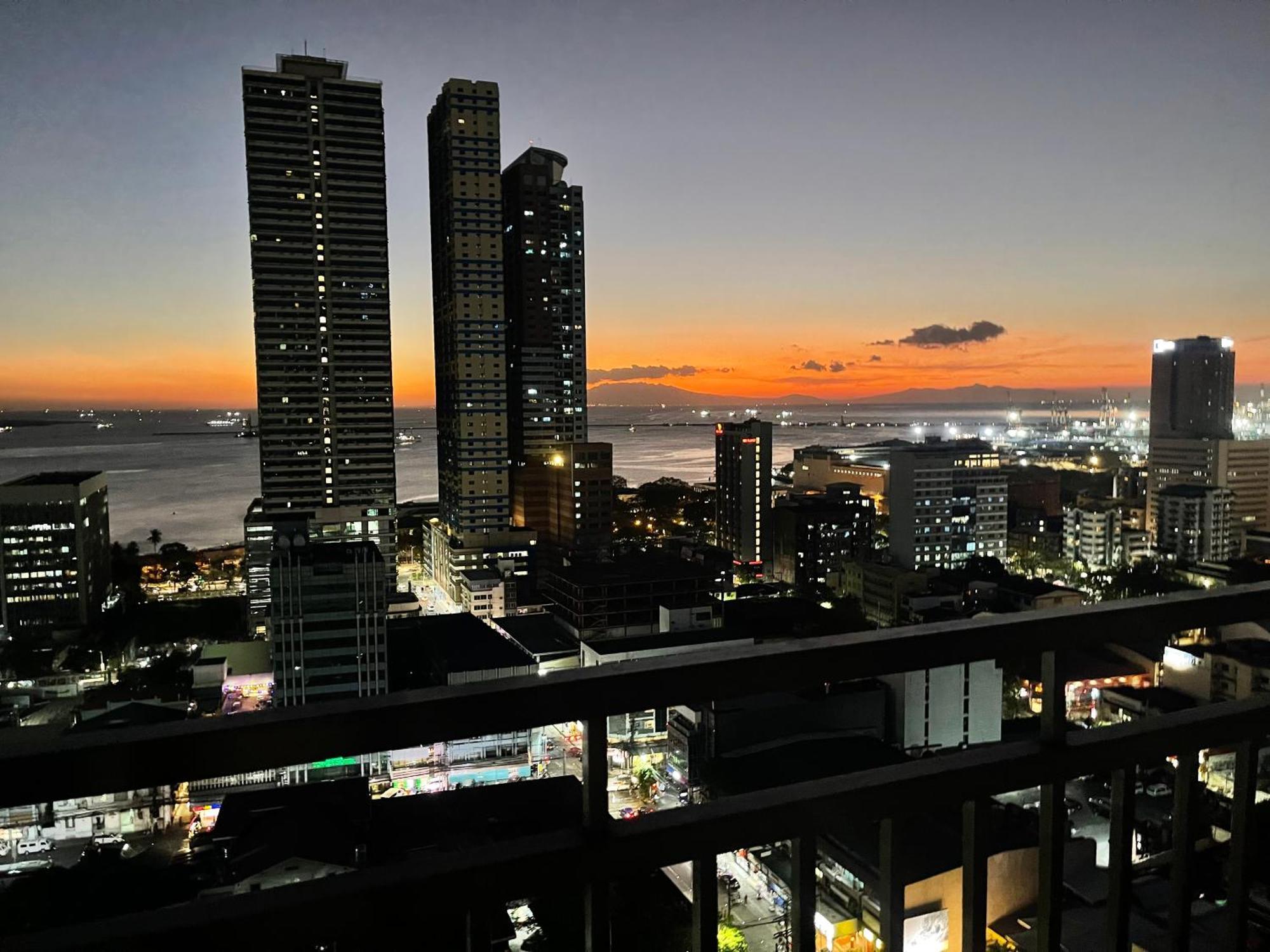 8 Adriatico Staycation Manila Eksteriør bilde