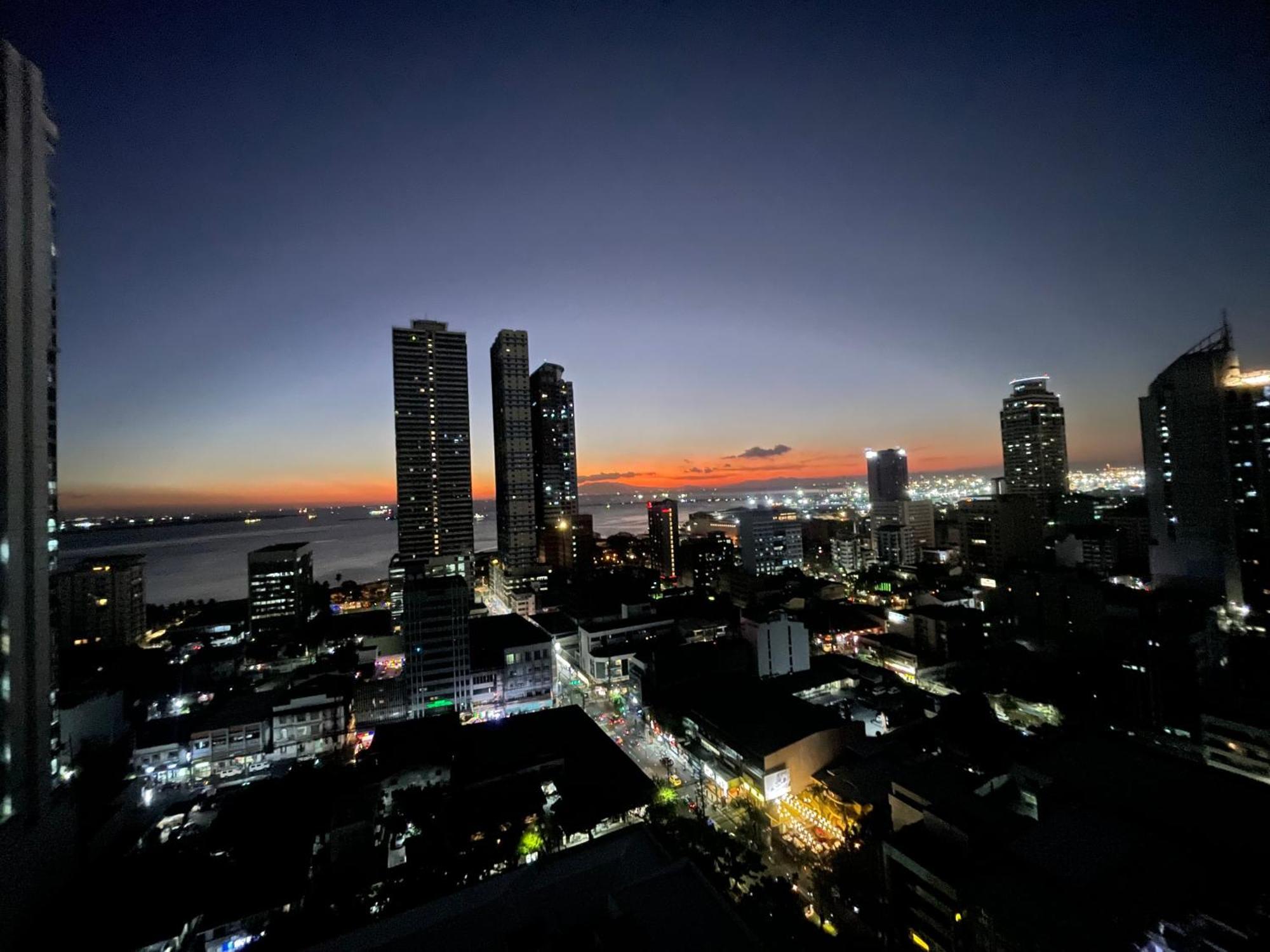 8 Adriatico Staycation Manila Eksteriør bilde