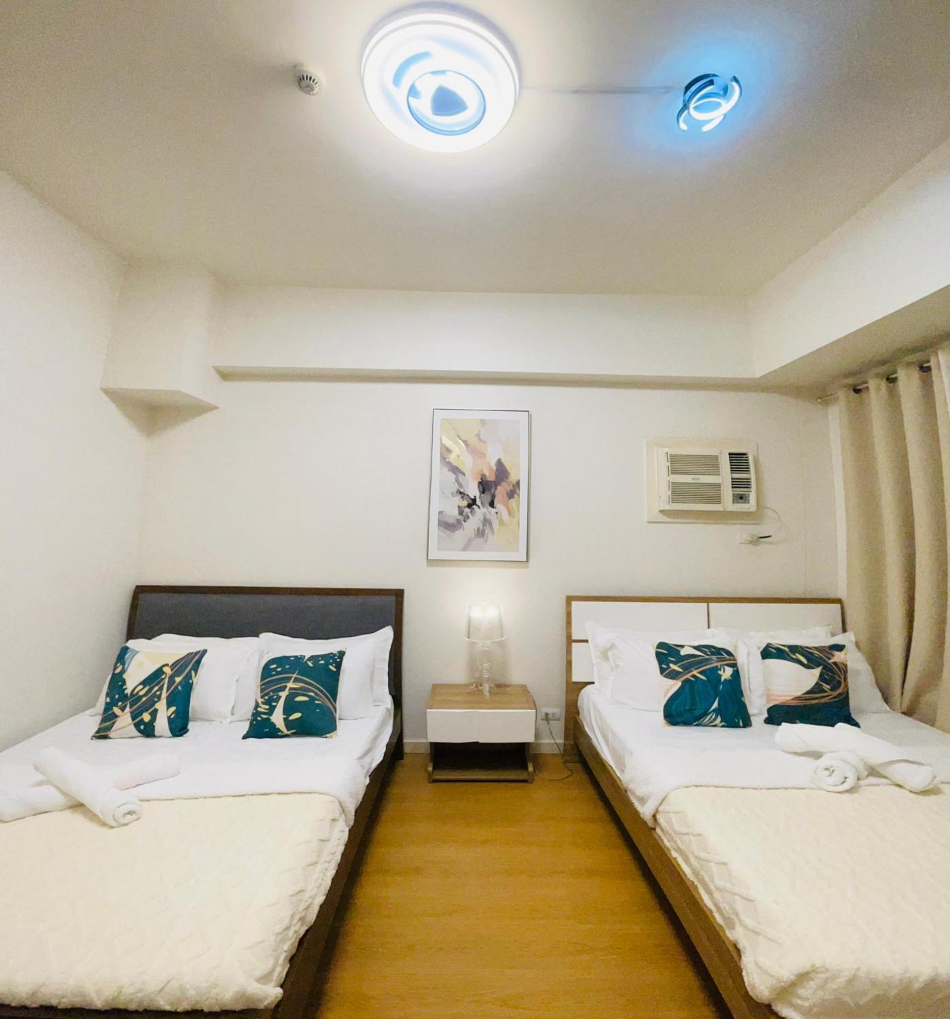 8 Adriatico Staycation Manila Eksteriør bilde